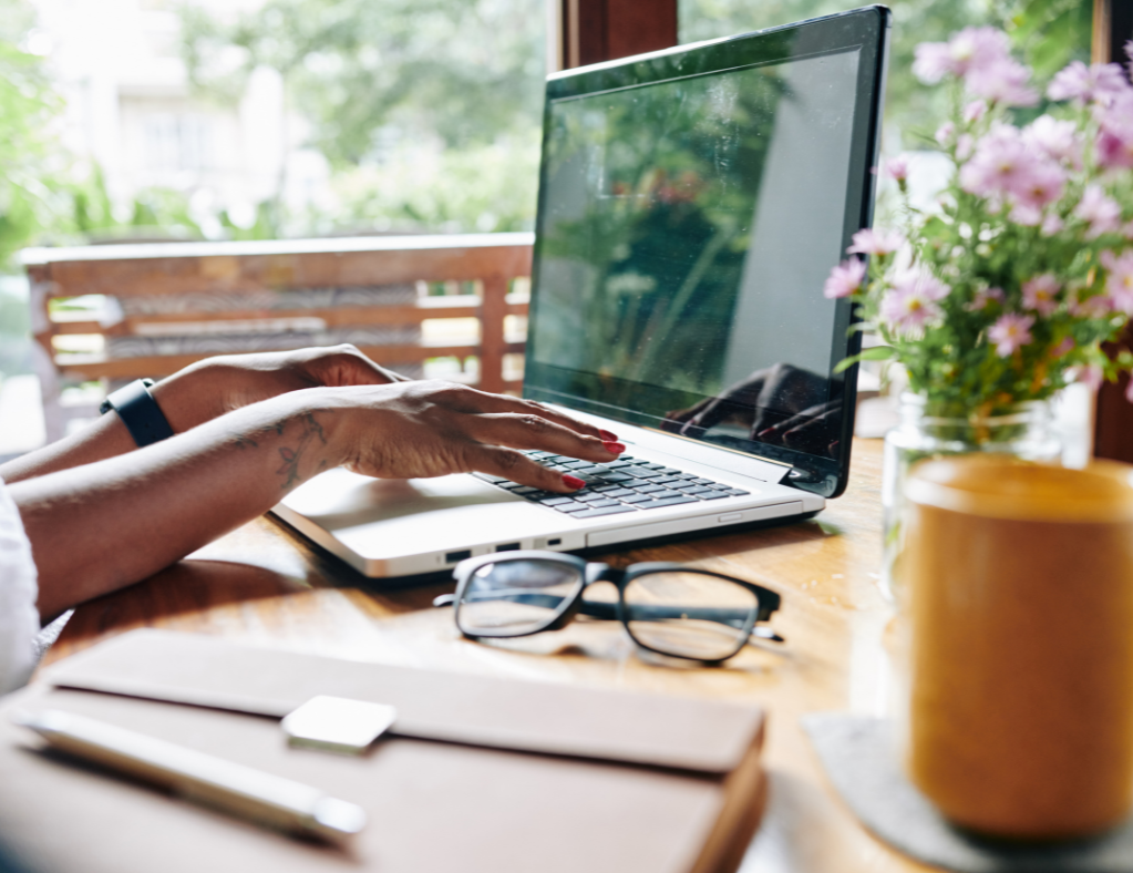 IT-Expertin bietet umfassende Online-PC-Hilfe und Fernwartung in Stuttgart und deutschlandweit an.